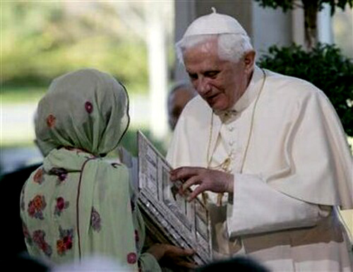Benedict XVI receives a silver plated Koran